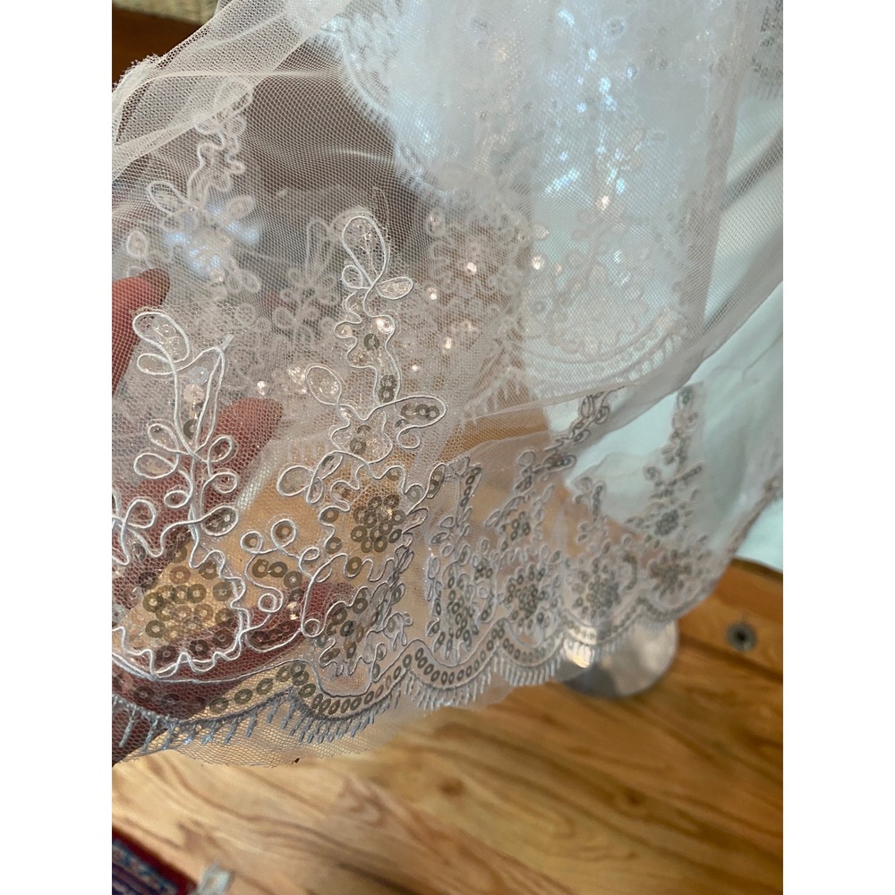 White Two Tier Fingertip Wedding Veil/Blusher Lace Sequin Trim Bridal Comb - Picture 5 of 16